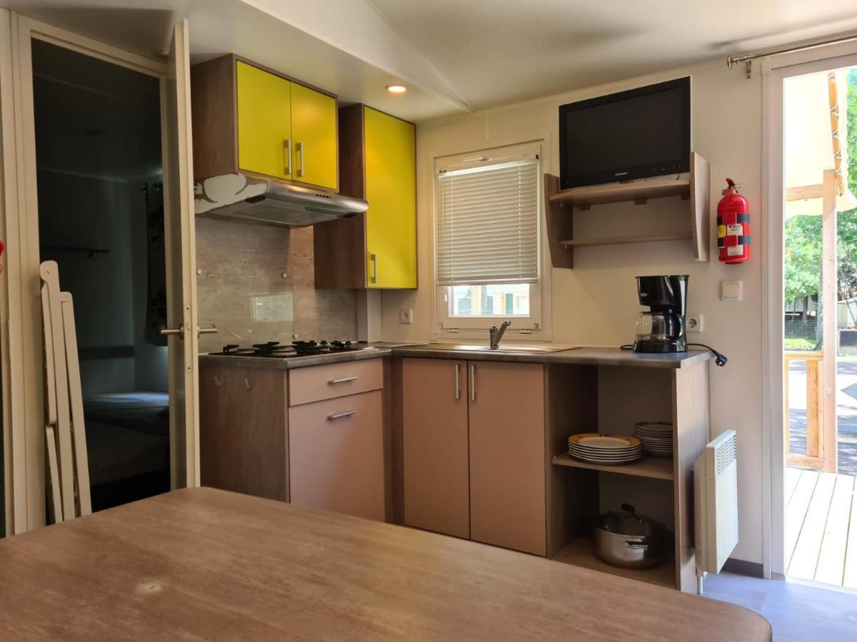 Mobil Home Camping Des 7 Fonts Agde Extérieur photo